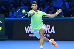 Nhận định tennis ATP Finals ngày 6: Alcaraz đánh trận “sinh tử“, Zverev quyết đấu Rublev