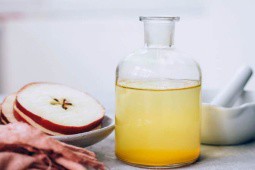 Cách peel da tại nhà bằng táo giúp làn da căng bóng