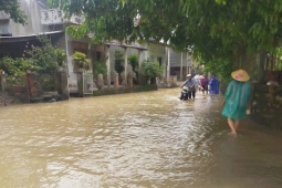 Mưa lũ ở Phú Yên: Một người mất tích, hàng trăm ngôi nhà bị ngập