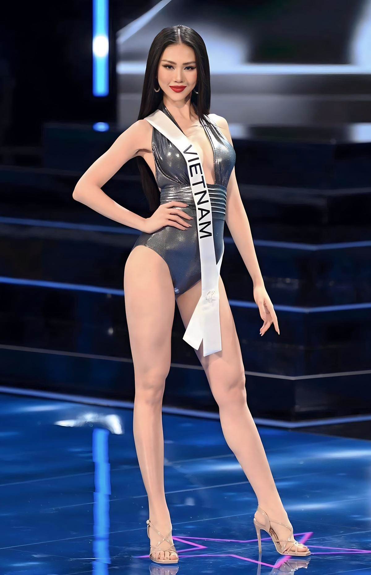 Bùi Quỳnh Hoa gây tranh cãi vì khả năng trình diễn trước chung kết Miss Universe - 1