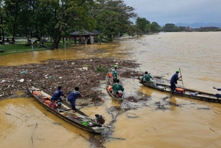 Nước lũ trên sông Hương lên trở lại, người dân Huế lo lắng