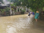 Mưa lũ ở Phú Yên: Một người mất tích, hàng trăm ngôi nhà bị ngập