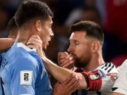 Bóng đá - Messi bóp cổ sao Uruguay vẫn thoát thẻ, giáo huấn đối thủ