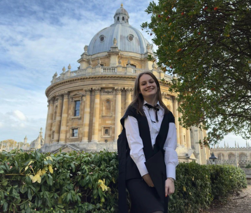 Cô gái 16 tuổi từ một thiếu niên vô gia cư trở thành sinh viên đại học Oxford - 3