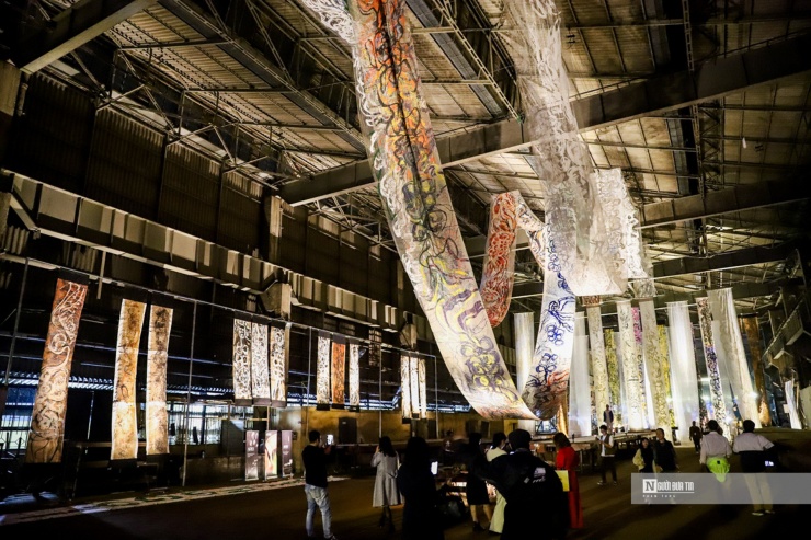 Ngắm nhìn không gian nghệ thuật trong nhà máy xe lửa Gia Lâm - 1