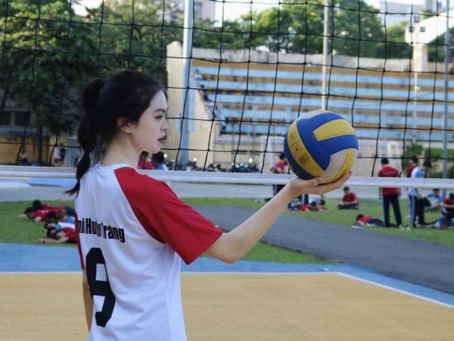 Hoa khôi bóng chuyền sinh viên Việt Nam nhan sắc cực nét