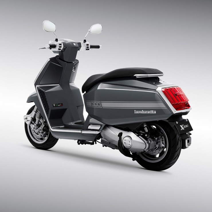 Ngắm 2024 Lambretta X300 SR đẹp lung linh, sánh cạnh Vespa GTS 300 - 11