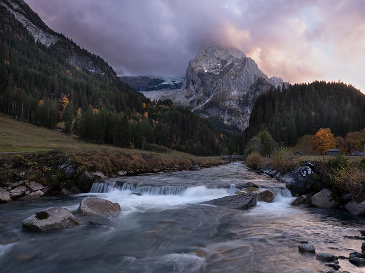 Buổi tối tại Rosenlaui, một địa điểm mang tính biểu tượng ở vùng Jungfrau.
