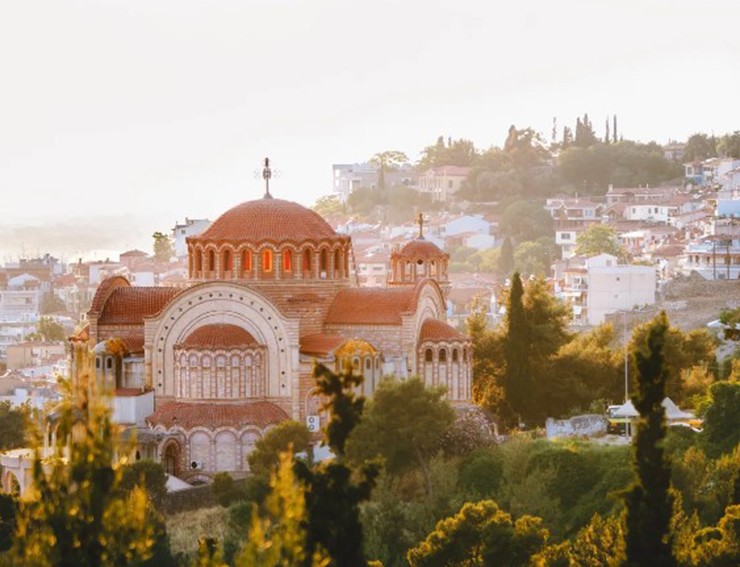 Thessaloniki, Hy Lạp: Hãy đến với nền ẩm thực đẳng cấp thế giới - Thessalonki, nơi&nbsp;được UNESCO vinh danh là "Thành phố ẩm thực" đầu tiên của Hy Lạp vào tháng 11/2021. Hãy ghé thăm các di tích La Mã được bảo tồn tốt, những bức bích họa của Rotunda và hamam Ottoman, một loại nhà tắm đặc biệt&nbsp;tại nơi này.
