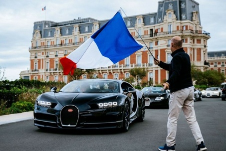Hành trình đặc biệt dành cho 28 xe Bugatti Chiron vòng quanh châu Âu