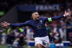 Mbappe lập hat-trick cho ĐT Pháp: Cán mốc 300 bàn, muốn bắt kịp Ronaldo - Messi