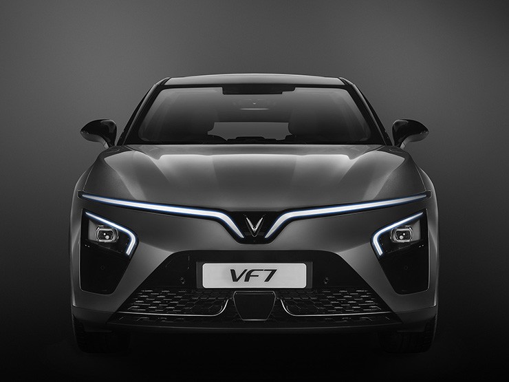 VinFast VF7 chính thức ra mắt, giá từ 850 triệu đồng - 3