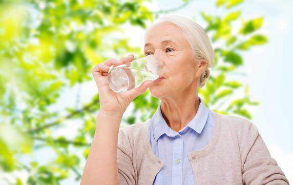 4 điều cần biết khi uống ly nước đầu tiên vào buổi sáng nếu không muốn bệnh tật tìm đến! - 5