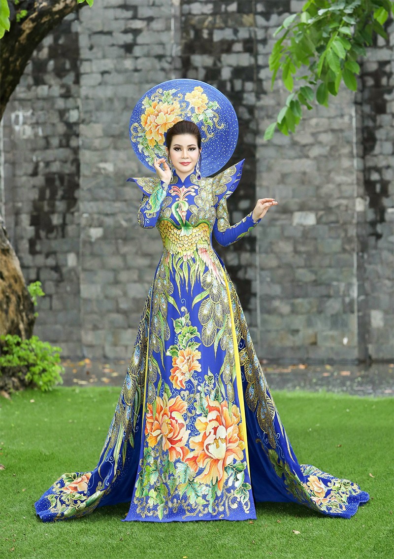 Hoa hậu Diễm Giang trong bộ Áo Dài: Sự kết hợp tinh tế giữa truyền thống và hiện đại - 1