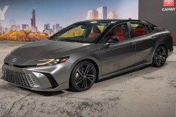 Ảnh thực tế Toyota Camry thế hệ mới vừa ra mắt