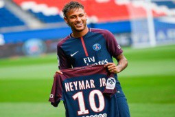 Tiết lộ choáng: Neymar chấn thương từ trước, PSG mua phải hàng “hớ“?