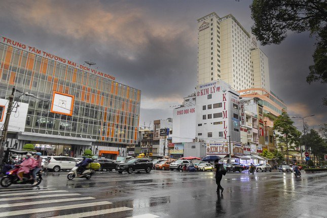 Hiện tại, An Đông Plaza – Winsor Hotel vẫn hoạt động bình thường nhưng lại rơi vào trạng thái khá vắng khách.