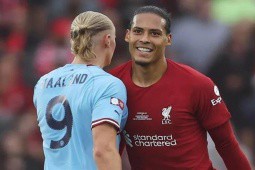 Haaland ở Man City vẫn tịt ngòi trước Van Dijk: Đội trưởng Hà Lan quá xuất sắc