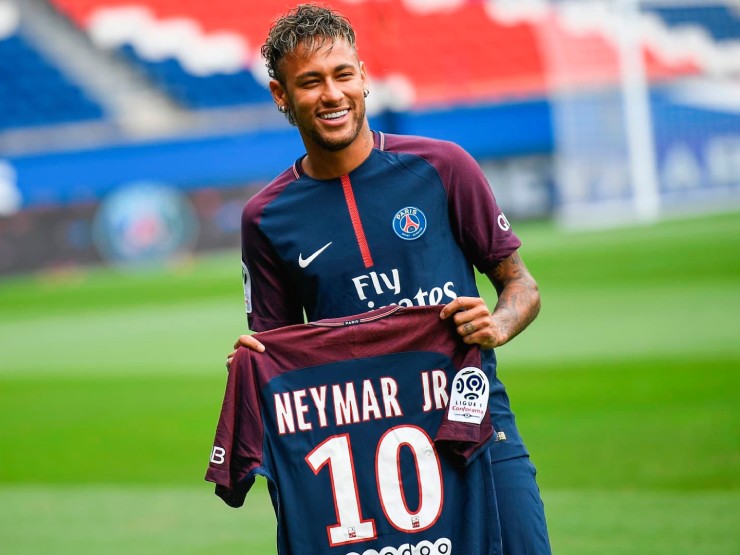 Neymar đang chấn thương nhưng PSG vẫn quyết mua bằng được
