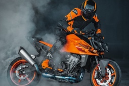 2024 KTM 990 Duke ra mắt khiến dân chơi naked-bike "dậy sóng"