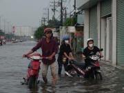 Tin tức trong ngày - TPHCM đón mưa lớn và đỉnh triều cường cao nhất năm, cảnh báo ngập nặng nhiều khu vực