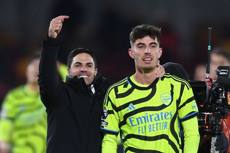 Havertz giúp Arsenal lên ngôi đầu