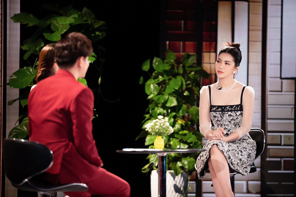 Hoa hậu Loan Vương tại chương trình&nbsp;"360 độ Khỏe - Đẹp".