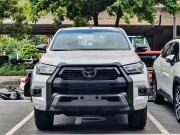 Tin tức ô tô - Toyota Hilux mới bắt đầu được đại lý nhận cọc tại Việt Nam