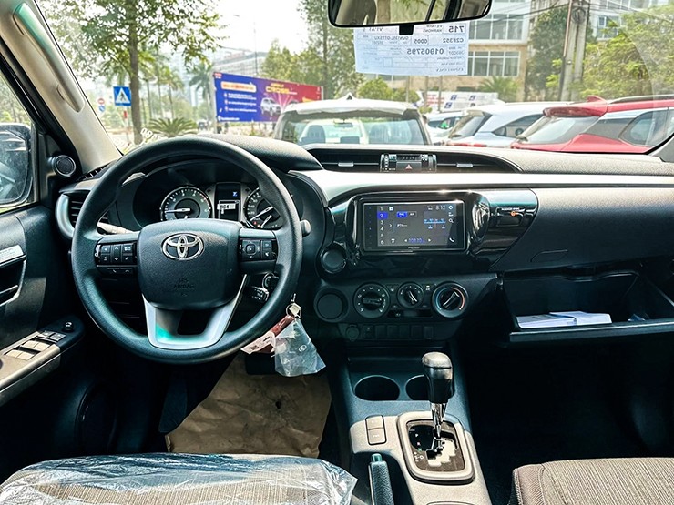 Toyota Hilux mới bắt đầu được đại lý nhận cọc tại Việt Nam - 6
