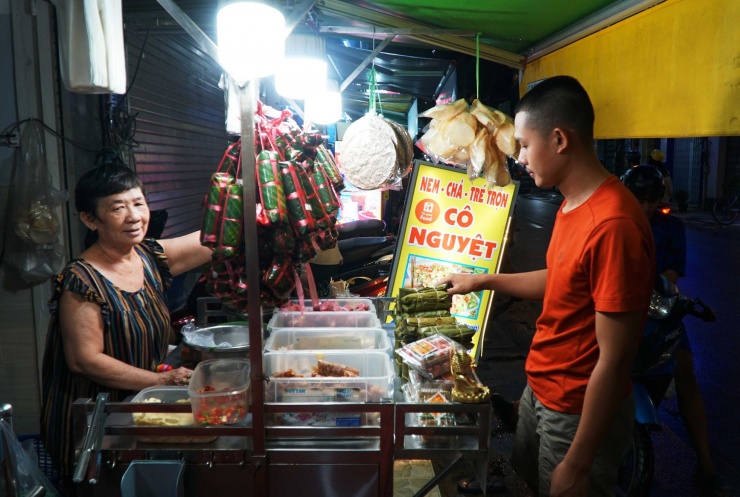 Đi vào hoạt động từ cuối tháng 12/2022, phố ẩm thực này được kỳ vọng sẽ là điểm đến ẩm thực đường phố ban đêm hấp dẫn du khách khi ghé thăm TPHCM.