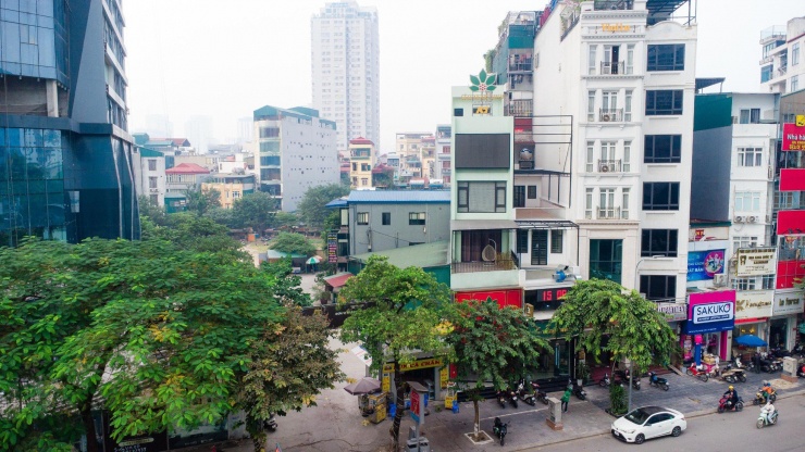 "UBND TP đã giao Sở Tài nguyên và Môi trường rà soát, kiểm tra, thanh tra việc chấp hành pháp luật đất đai và đề xuất xử lý theo quy định", UBND TP thông tin.