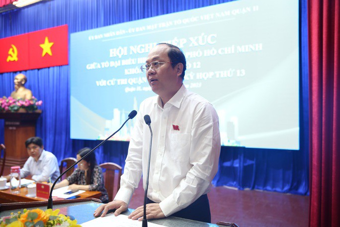 Phó Bí thư Thành ủy TP HCM Nguyễn Hồ Hải phát biểu tại buổi tiếp xúc cử tri