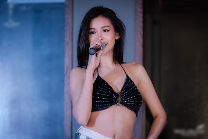 Hoa hậu hot nhất Thái Lan có 3,4 triệu người theo dõi bị la ó mặc đồ và diễn phản cảm - 8