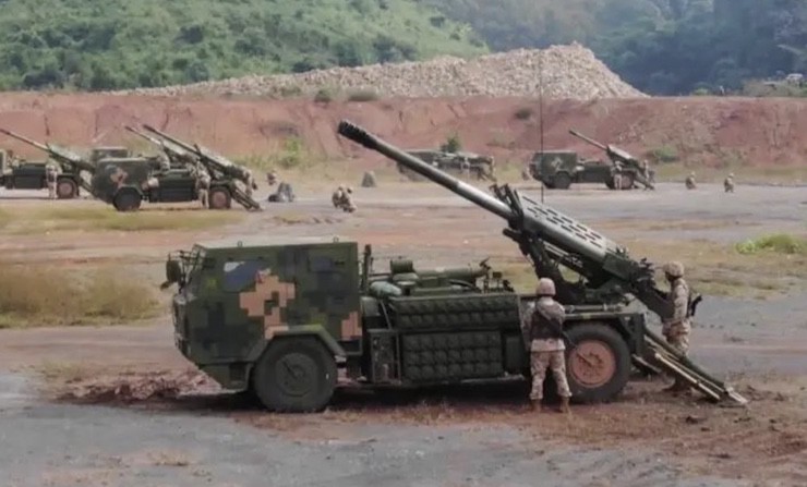 Pháo tự hành cơ động cao được quân đội Trung Quốc sử dụng trong cuộc tập trận giáp biên giới Myanmar.
