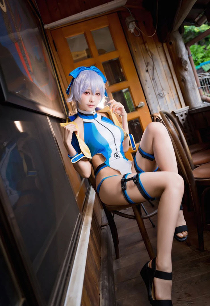 “Bỏng mắt” trước màn cosplay cô nàng Saber của game Fate/Grand Order - 12