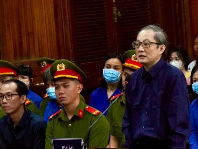 Cựu giám đốc BV Thủ Đức Nguyễn Minh Quân được gặp mẹ trong giờ giải lao