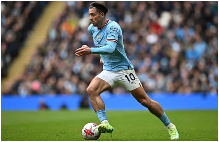 Jack Grealish (28 tuổi), là cầu thủ người Anh nổi tiếng với cặp đùi lý tưởng cùng đôi chân đầy tốc độ.&nbsp;
