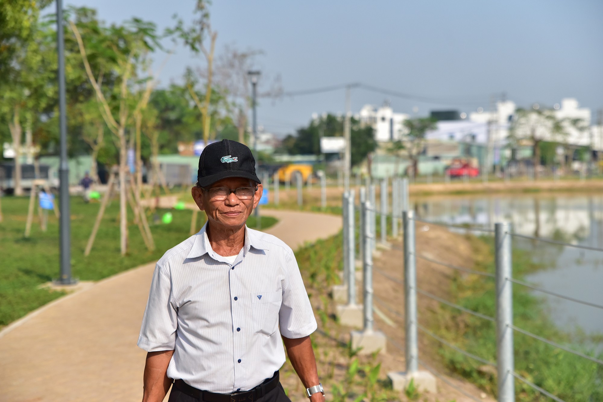 Bãi rác ô nhiễm trở thành công viên có hồ nước hình trái tim ở Bình Tân - 10