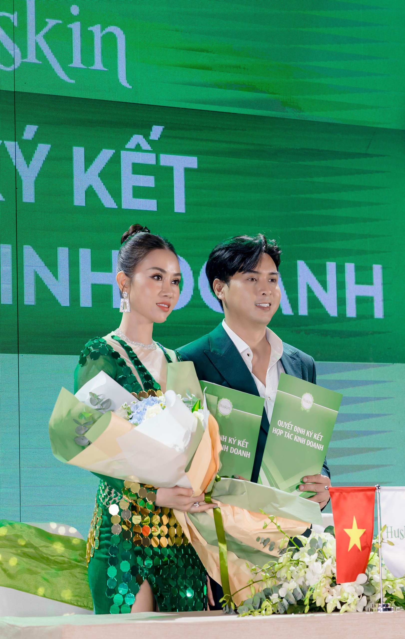 Vợ chồng Hồ Quang Hiếu ra mắt thương hiệu mỹ phẩm Huskin - 3