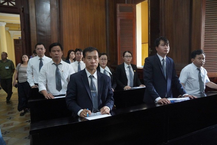 Tòa phạt cựu giám đốc BV Thủ Đức Nguyễn Minh Quân 21 năm tù về 2 tội tham ô, rửa tiền - 5