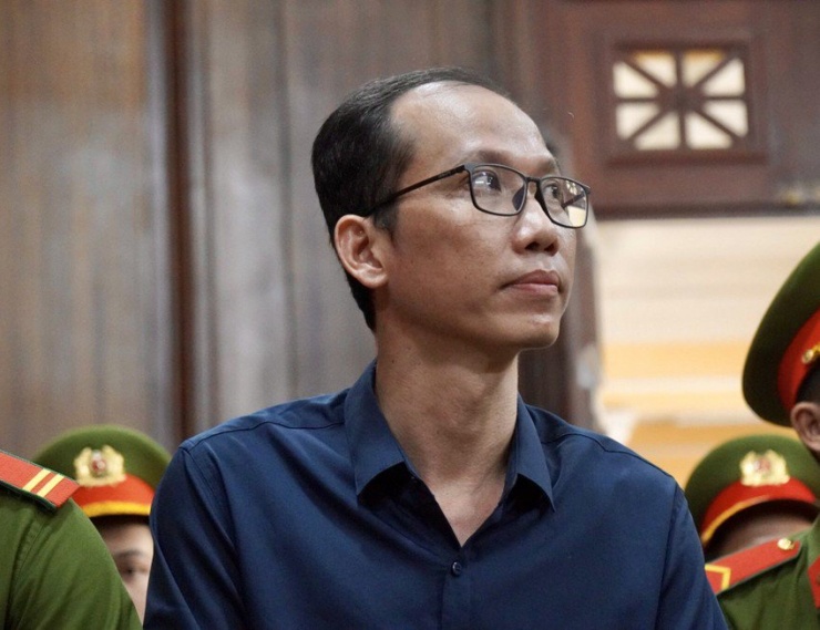 Tòa phạt cựu giám đốc BV Thủ Đức Nguyễn Minh Quân 21 năm tù về 2 tội tham ô, rửa tiền - 4