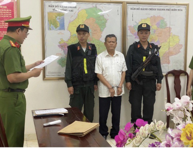 Liên quan vụ 500 căn biệt thự trái phép, công an đã khởi tố ông Phan Duy Nghĩa (SN 1964, nguyên Trưởng phòng Quản lý đô thị huyện Trảng Bom) và 4 cấp dưới