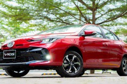 Giá xe Toyota Vios niêm yết và lăn bánh tháng 12/2023, giảm 50% LPTB