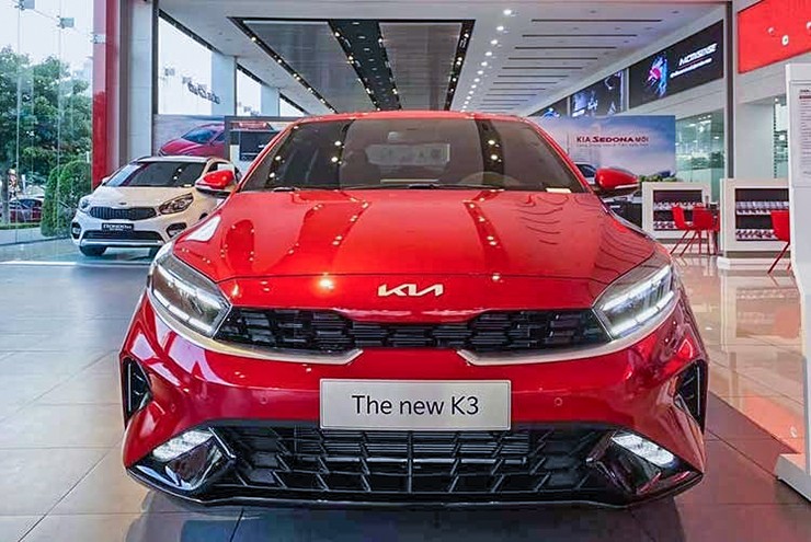 Kia K3 giảm giá mạnh để hút khách hàng mới - 1
