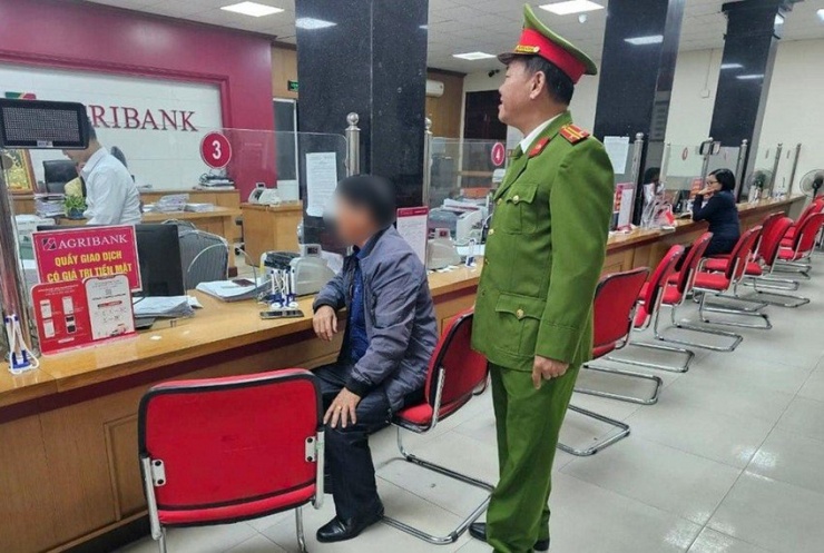 Nhân viên ngân hàng ở Hải Phòng giúp khách thoát lừa đảo hơn 120 triệu - 1