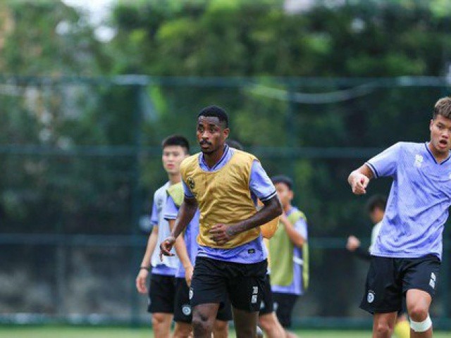 Ngoại binh mới của Hà Nội FC vẫn chưa thể ra mắt V-League