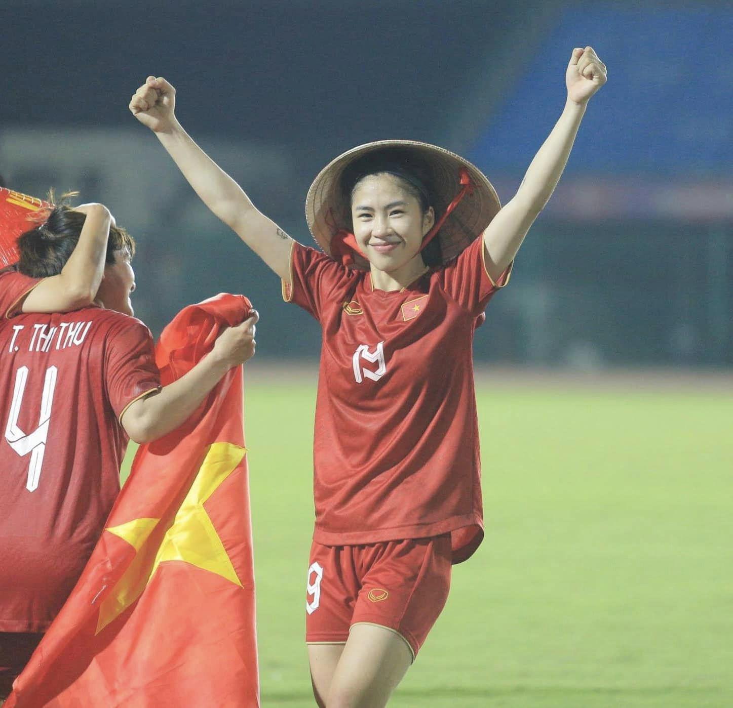 Sắc vóc ngọt ngào của Thanh Nhã - nữ cầu thủ duy nhất ở giải đề cử Ấn tượng VTV 2023 - 1