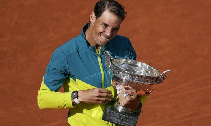 Nadal và chiếc cúp vô địch Roland Garros thứ 14 trong sự nghiệp.