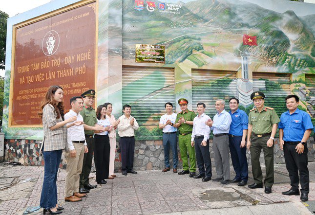Ngắm con đường bích họa quảng bá nét đẹp Việt Nam vừa ra mắt tại trung tâm TPHCM - 3