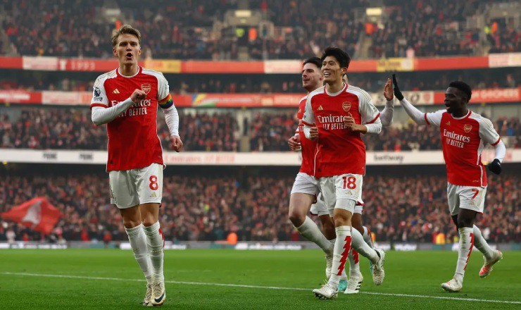 Arsenal cán mốc 100 bàn trong năm 2023, đồng thời xây chắc ngôi đầu Ngoại hạng Anh